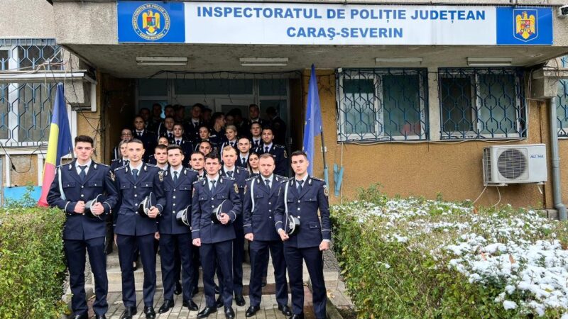 35 de tineri își încep cariera la IPJ Caraș Severin