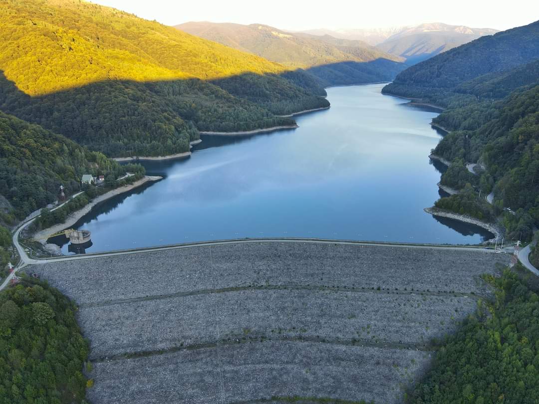 Poiana Mărului, stațiune climaterica cu cel mai bun aer din Banatul Montan. Da, este nemaipomenit sa faci o plimbare la Poiana Mărului!