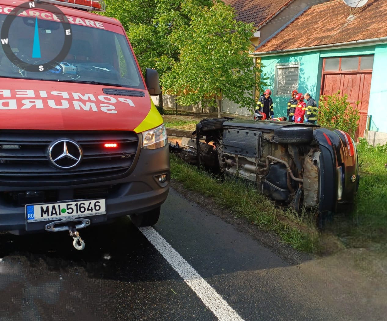 Pasager decedat după ce autoturismul în care s-a aflat a lovit un cap de pod!