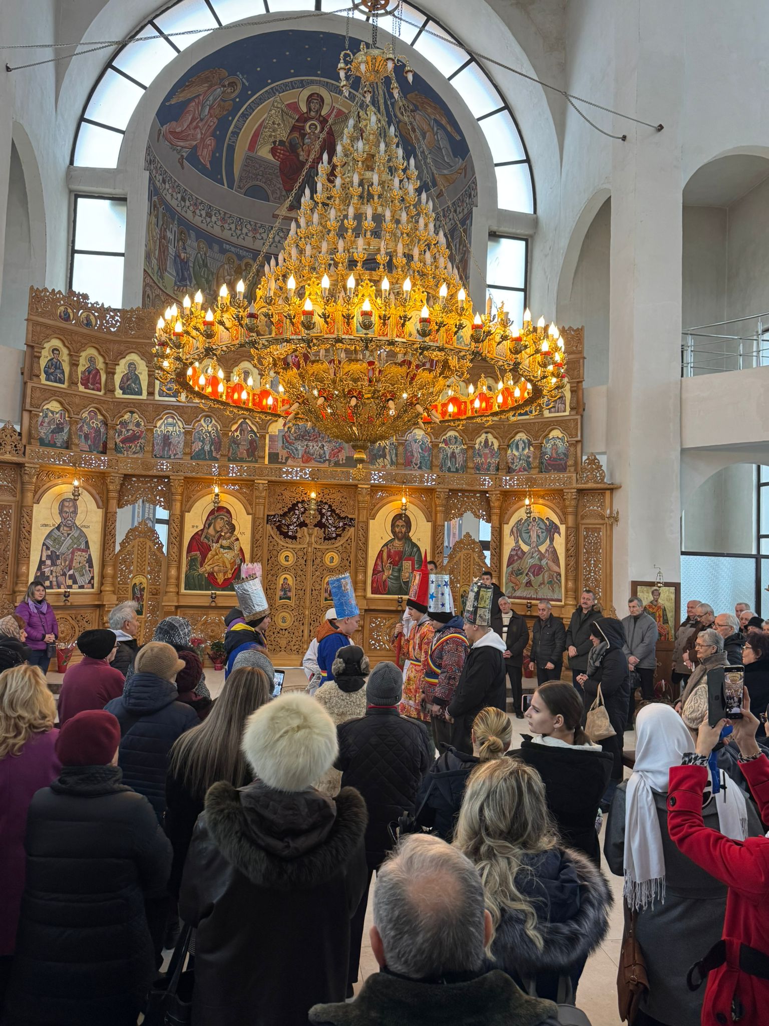 Copiii Târnovei respectă tradițiile de Crăciun!