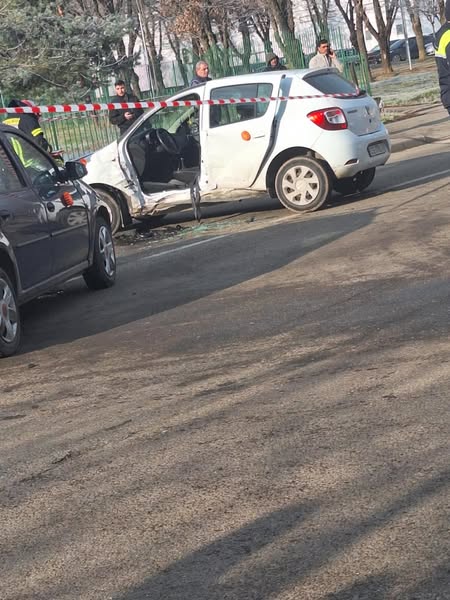 Accident cu victimă încarcerată